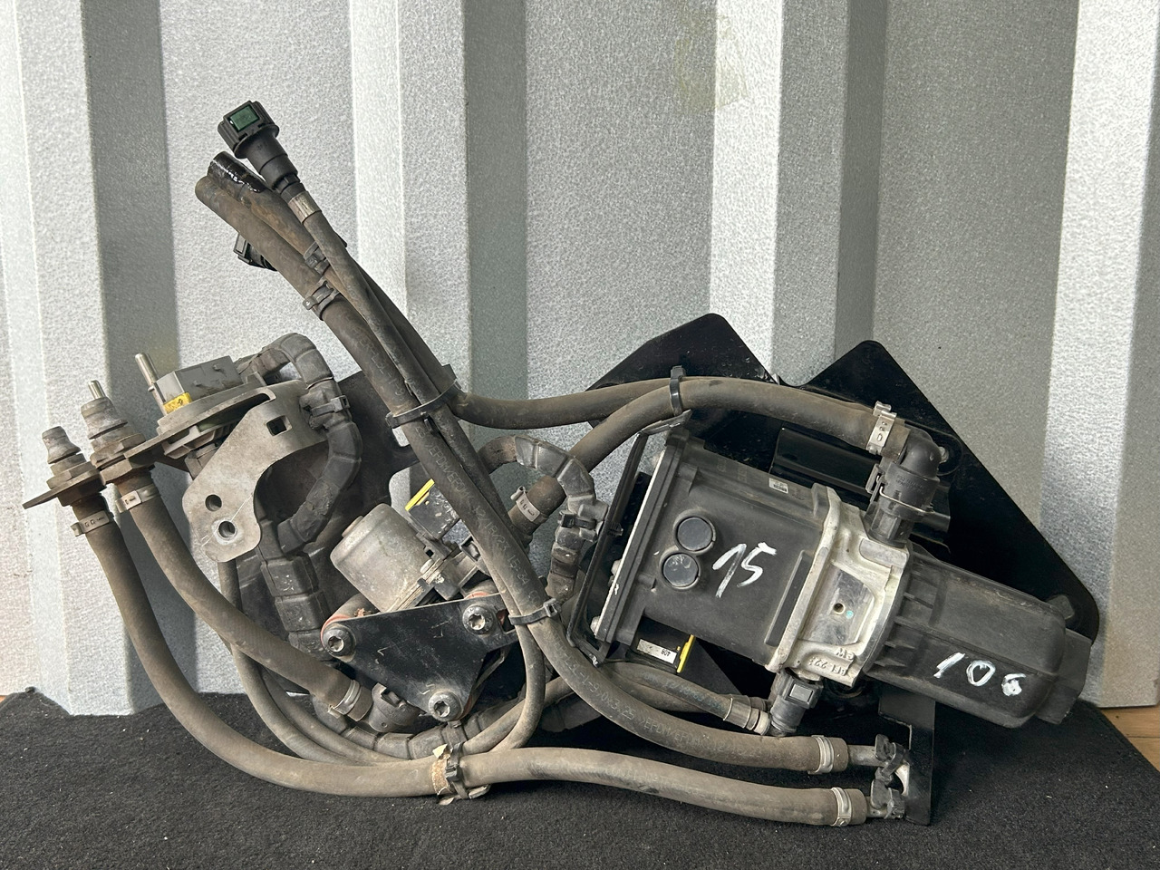 DAF XF 106 ADBLUE KIT - Abgasanlage: das Bild 1 DAF XF 106 ADBLUE KIT - Abgasanlage: das Bild 1