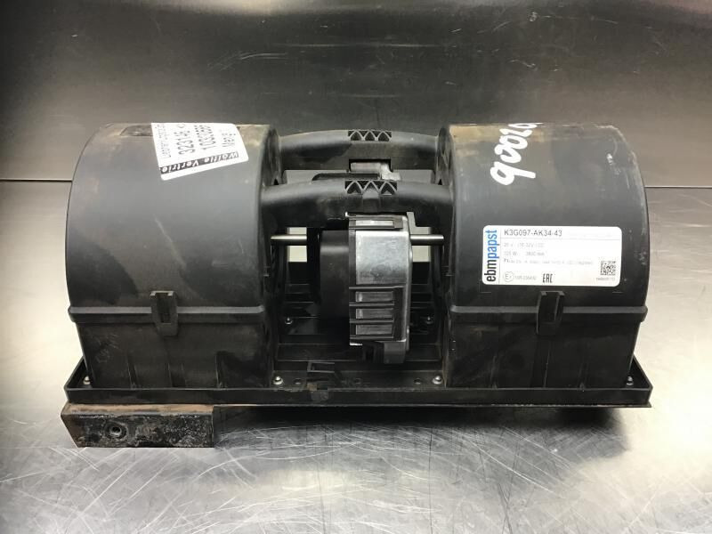 Liebherr R946 LC / R946 NLC / R956 / R976 / R926 LC / R920 / R920 LC - Innenraumgebläse: das Bild 1 Liebherr R946 LC / R946 NLC / R956 / R976 / R926 LC / R920 / R920 LC - Innenraumgebläse: das Bild 1