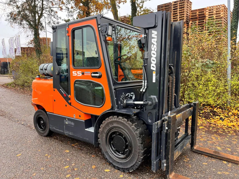 Doosan G55C-5 1593 HOURS - Treibgasstapler: das Bild 5 Doosan G55C-5 1593 HOURS - Treibgasstapler: das Bild 5