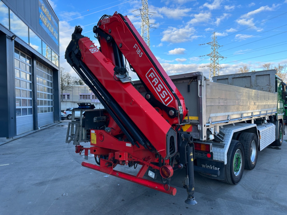 FASSI 185-5 mit Heckkonsole - Ladekran: das Bild 1 FASSI 185-5 mit Heckkonsole - Ladekran: das Bild 1