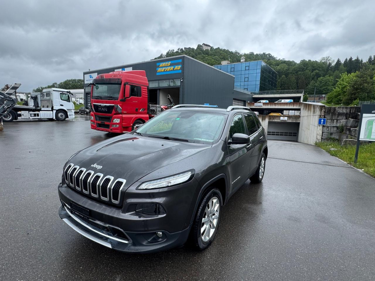 JEEP Cherokee 2.2 TD - Schrägheck: das Bild 1 JEEP Cherokee 2.2 TD - Schrägheck: das Bild 1