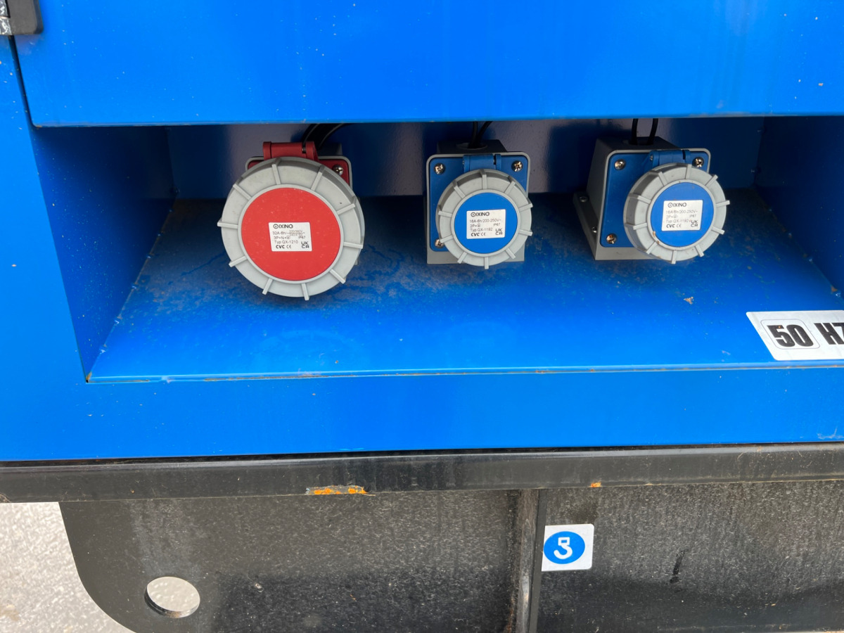 Marke Field Energy 140KVA/110KVA - Stromgenerator: das Bild 2 Marke Field Energy 140KVA/110KVA - Stromgenerator: das Bild 2