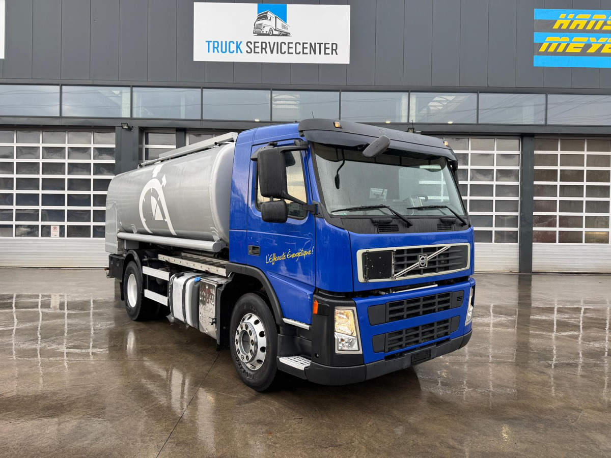 VOLVO FM-440 4x2 Tankwagen 13'500L - Tankwagen: das Bild 3 VOLVO FM-440 4x2 Tankwagen 13'500L - Tankwagen: das Bild 3