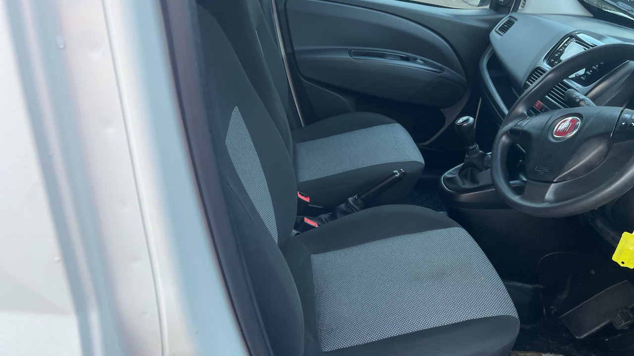 FIAT DOBLO 1.3 16V - Kleintransporter: das Bild 5 FIAT DOBLO 1.3 16V - Kleintransporter: das Bild 5