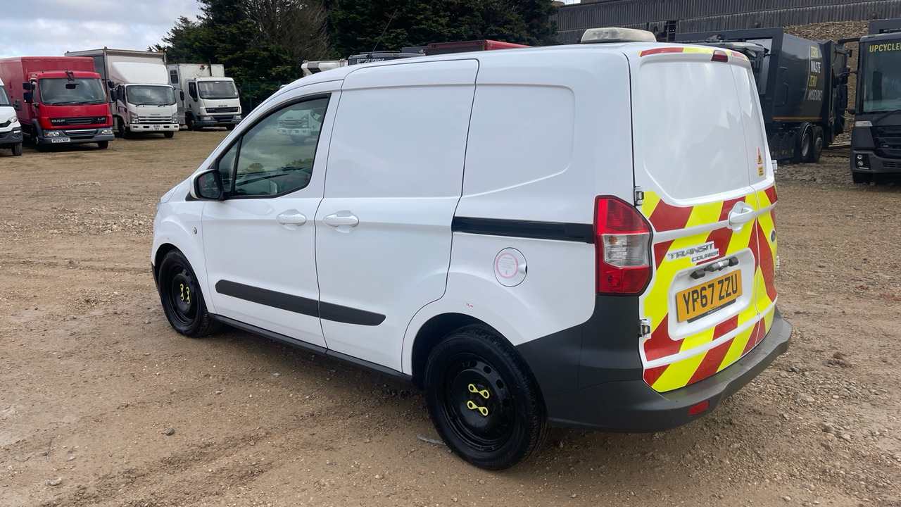 FORD TRANSIT COURIER 1.5 TDCI 95PS - Kleintransporter: das Bild 3 FORD TRANSIT COURIER 1.5 TDCI 95PS - Kleintransporter: das Bild 3