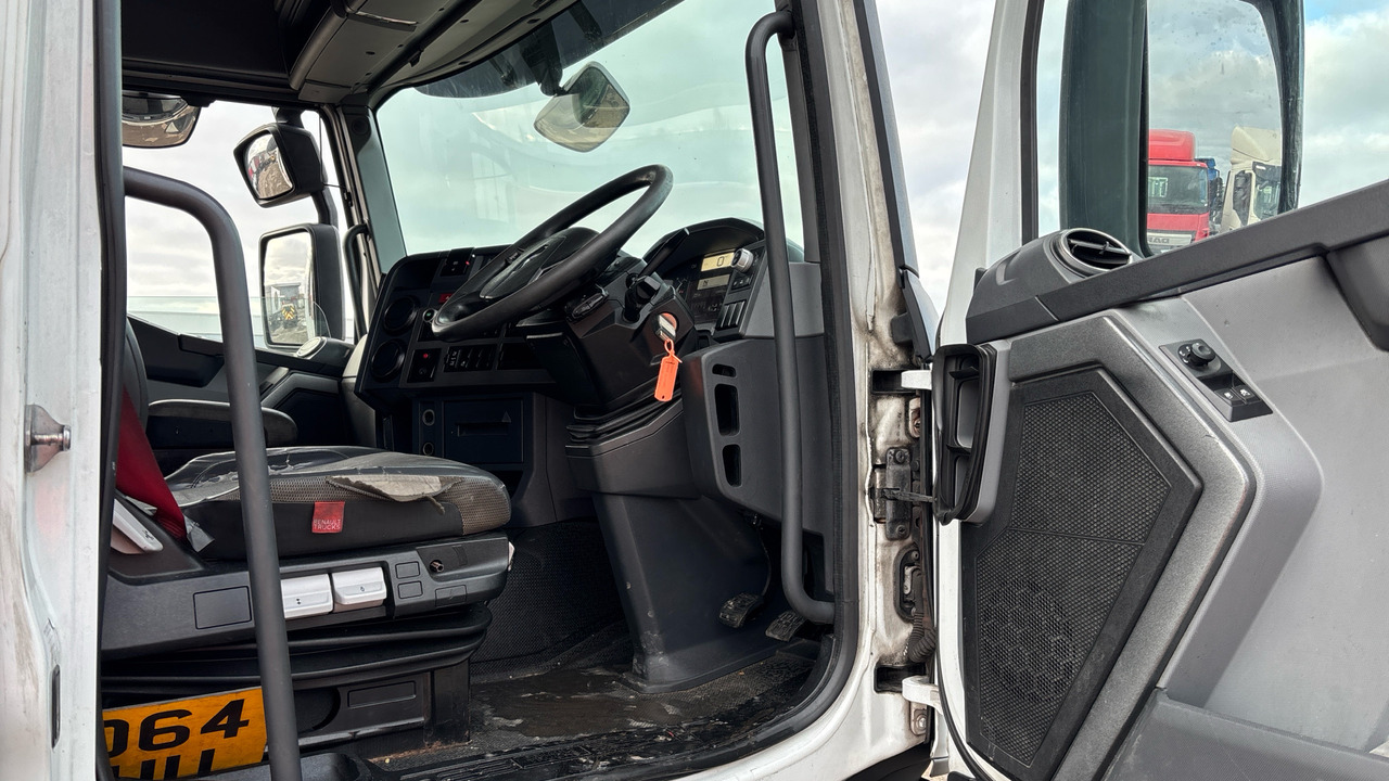 RENAULT T 460 - Sattelzugmaschine: das Bild 5 RENAULT T 460 - Sattelzugmaschine: das Bild 5