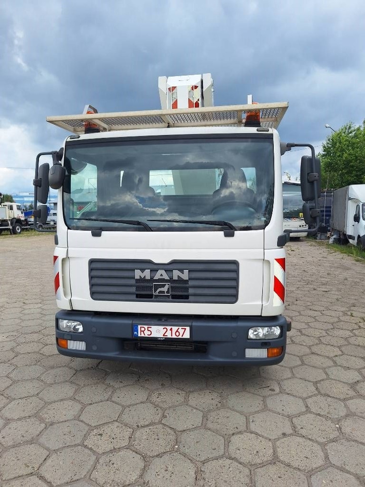 MAN podnośnik koszowy Wumag WT 300 - Teleskopbühne: das Bild 2 MAN podnośnik koszowy Wumag WT 300 - Teleskopbühne: das Bild 2