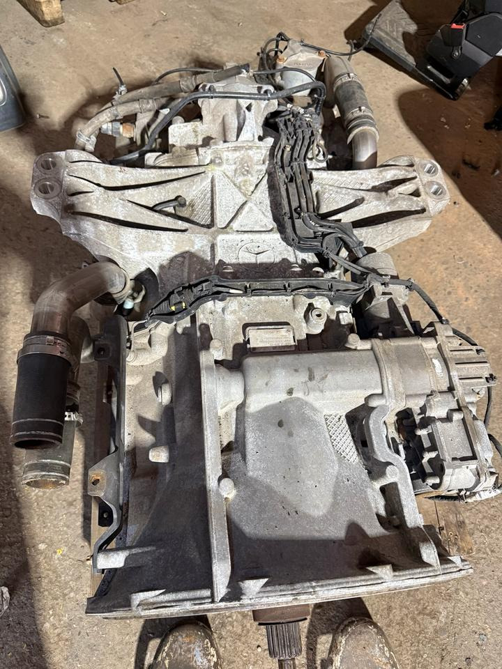 Actros MP4 Automatikgetriebe G211-12 + INTARDER + Nebenantrieb - Transmission für LKW: das Bild 2 Actros MP4 Automatikgetriebe G211-12 + INTARDER + Nebenantrieb - Transmission für LKW: das Bild 2