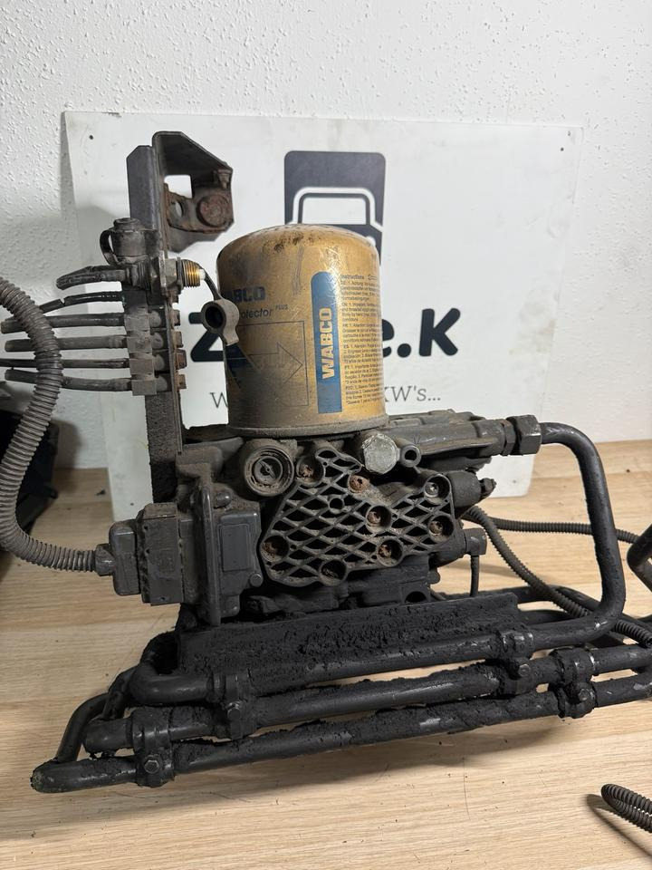 Mercedes KNORR-BREMSE Lufttrockner A0014460464 K078213 - Andere Technik: das Bild 2 Mercedes KNORR-BREMSE Lufttrockner A0014460464 K078213 - Andere Technik: das Bild 2