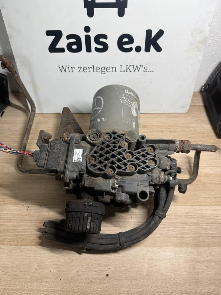 Mercedes KNORR-BREMSE Lufttrockner A0014461764 K102143 - Andere Technik: das Bild 1 Mercedes KNORR-BREMSE Lufttrockner A0014461764 K102143 - Andere Technik: das Bild 1