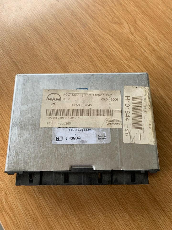 ELEKTRONIK FFR SIEMENS VDO Steuergerät MAN Nr. 81258057045 - Steuergerät für LKW: das Bild 1 ELEKTRONIK FFR SIEMENS VDO Steuergerät MAN Nr. 81258057045 - Steuergerät für LKW: das Bild 1