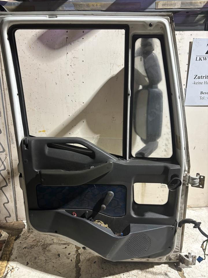 IVECO Euro Cargo Fahrertür, weiß,Spiegel&Verkleidung LN 19 - Tür und Teile für LKW: das Bild 3 IVECO Euro Cargo Fahrertür, weiß,Spiegel&Verkleidung LN 19 - Tür und Teile für LKW: das Bild 3
