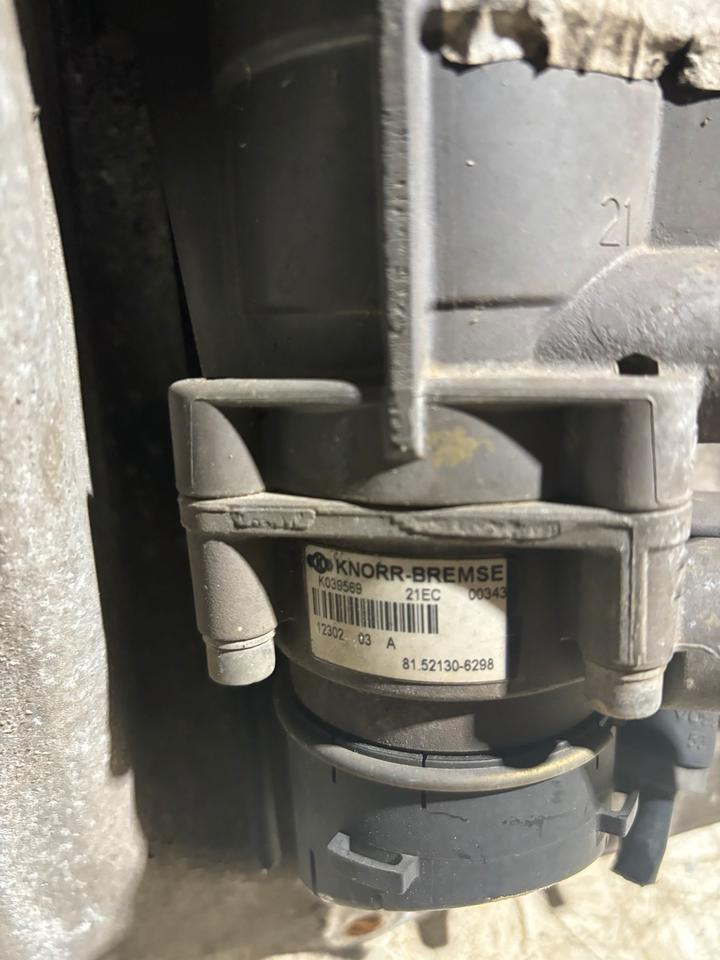 MAN KNORR-BREMSE Fußbremsventil 81.52130-6298 - Pedal für LKW: das Bild 4 MAN KNORR-BREMSE Fußbremsventil 81.52130-6298 - Pedal für LKW: das Bild 4