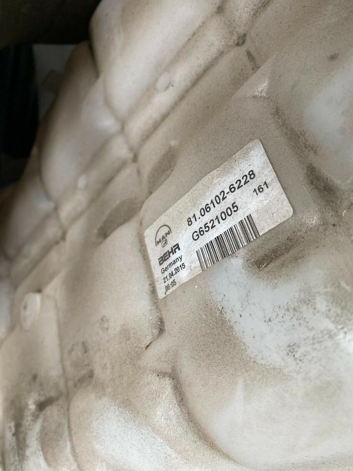 MAN TGL Ausgleichsbehälter Kühlmittel 81061026228 81061026233 - Ausgleichsbehälter für LKW: das Bild 3 MAN TGL Ausgleichsbehälter Kühlmittel 81061026228 81061026233 - Ausgleichsbehälter für LKW: das Bild 3