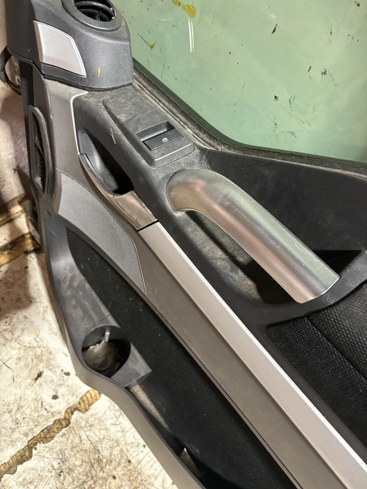 MAN TGX Beifahrertür, Tür Grün, Innenverkleidung LN 13 - Tür und Teile für LKW: das Bild 5 MAN TGX Beifahrertür, Tür Grün, Innenverkleidung LN 13 - Tür und Teile für LKW: das Bild 5