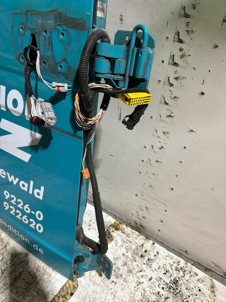 MAN TGX Beifahrertür, Tür Türkis, Innenverkleidung LN 10 - Tür und Teile für LKW: das Bild 4 MAN TGX Beifahrertür, Tür Türkis, Innenverkleidung LN 10 - Tür und Teile für LKW: das Bild 4