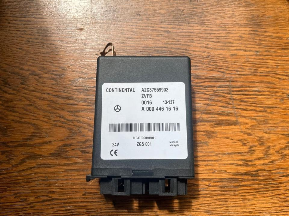 Mercedes Continental ZVFB Steuergerät A0004461616 - Steuergerät für LKW: das Bild 1 Mercedes Continental ZVFB Steuergerät A0004461616 - Steuergerät für LKW: das Bild 1