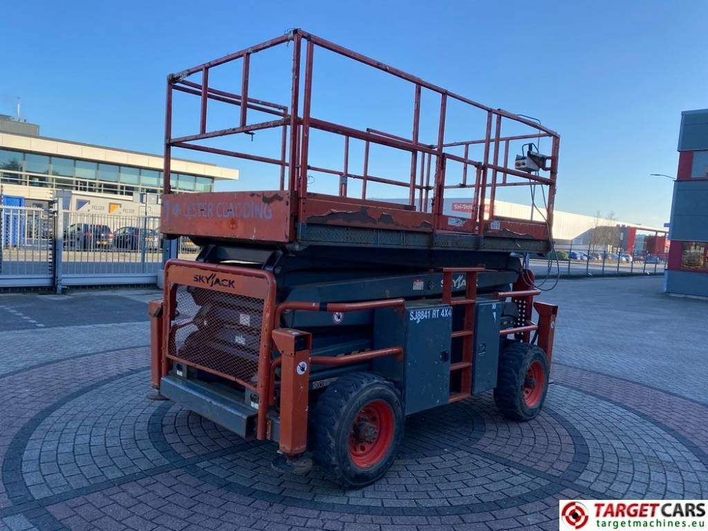 SkyJack SJ8841 RT Diesel 4x4 Scissor Work Lift 1430cm - Scherenbühne: das Bild 3 SkyJack SJ8841 RT Diesel 4x4 Scissor Work Lift 1430cm - Scherenbühne: das Bild 3
