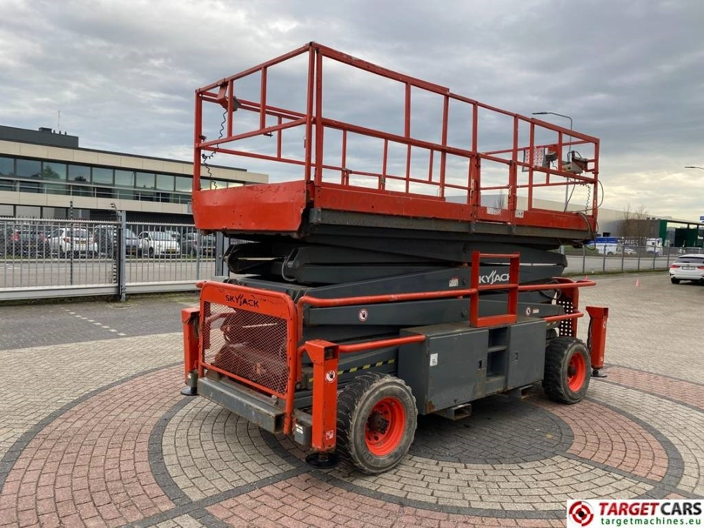 SkyJack SJ9250 RT Diesel 4x4 Scissor Work Lift 1720cm - Scherenbühne: das Bild 3 SkyJack SJ9250 RT Diesel 4x4 Scissor Work Lift 1720cm - Scherenbühne: das Bild 3