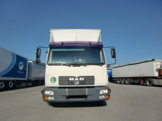 MAN LE 8.220 4x2 BL Planenaufbau + Anhänger Komplettzug - Plane LKW: das Bild 2 MAN LE 8.220 4x2 BL Planenaufbau + Anhänger Komplettzug - Plane LKW: das Bild 2