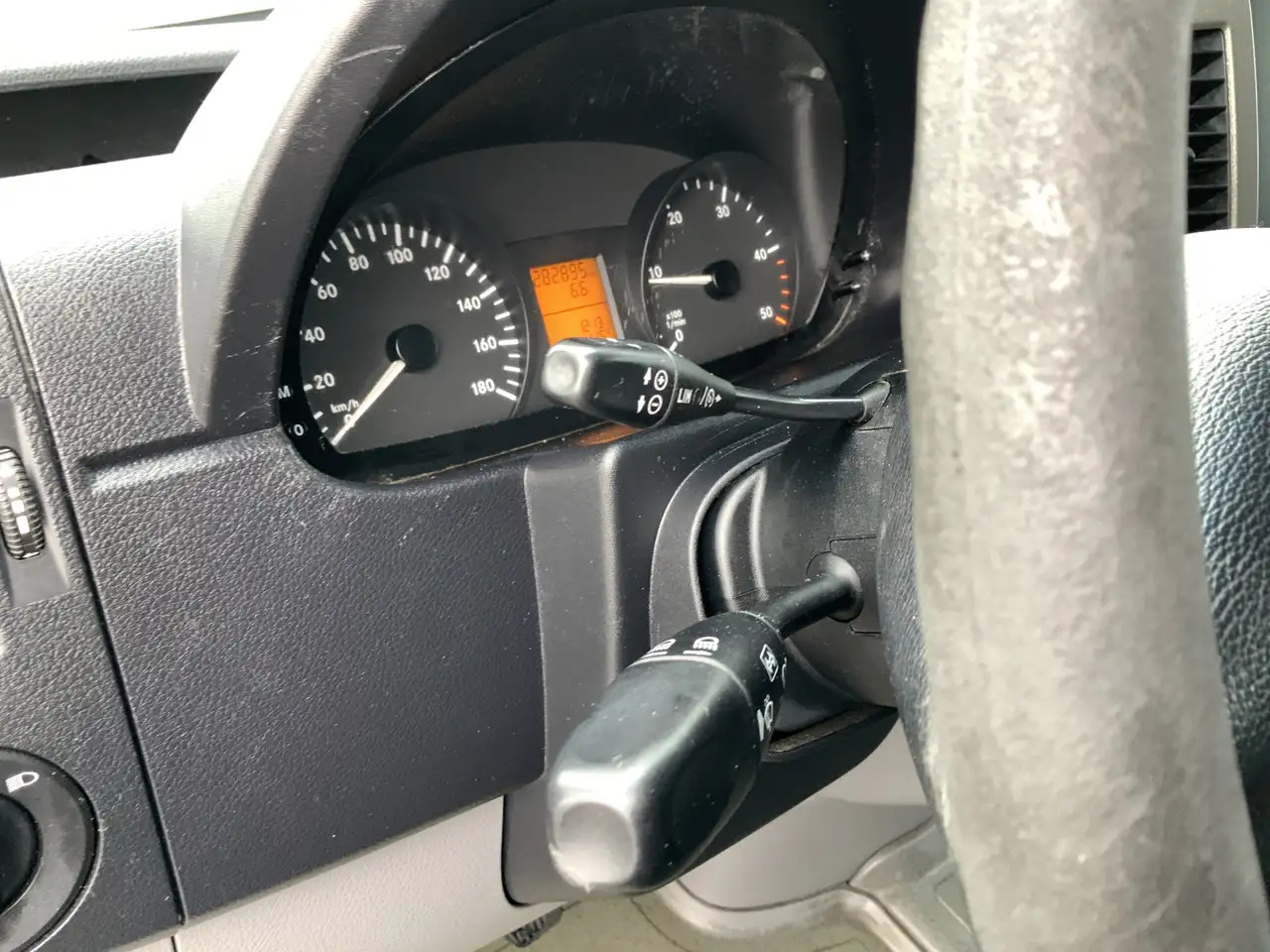 Mercedes-Benz Sprinter 213 2.2 CDI 325 L1H1 Airco Cruise Euro 4 - Kastenwagen: das Bild 4 Mercedes-Benz Sprinter 213 2.2 CDI 325 L1H1 Airco Cruise Euro 4 - Kastenwagen: das Bild 4