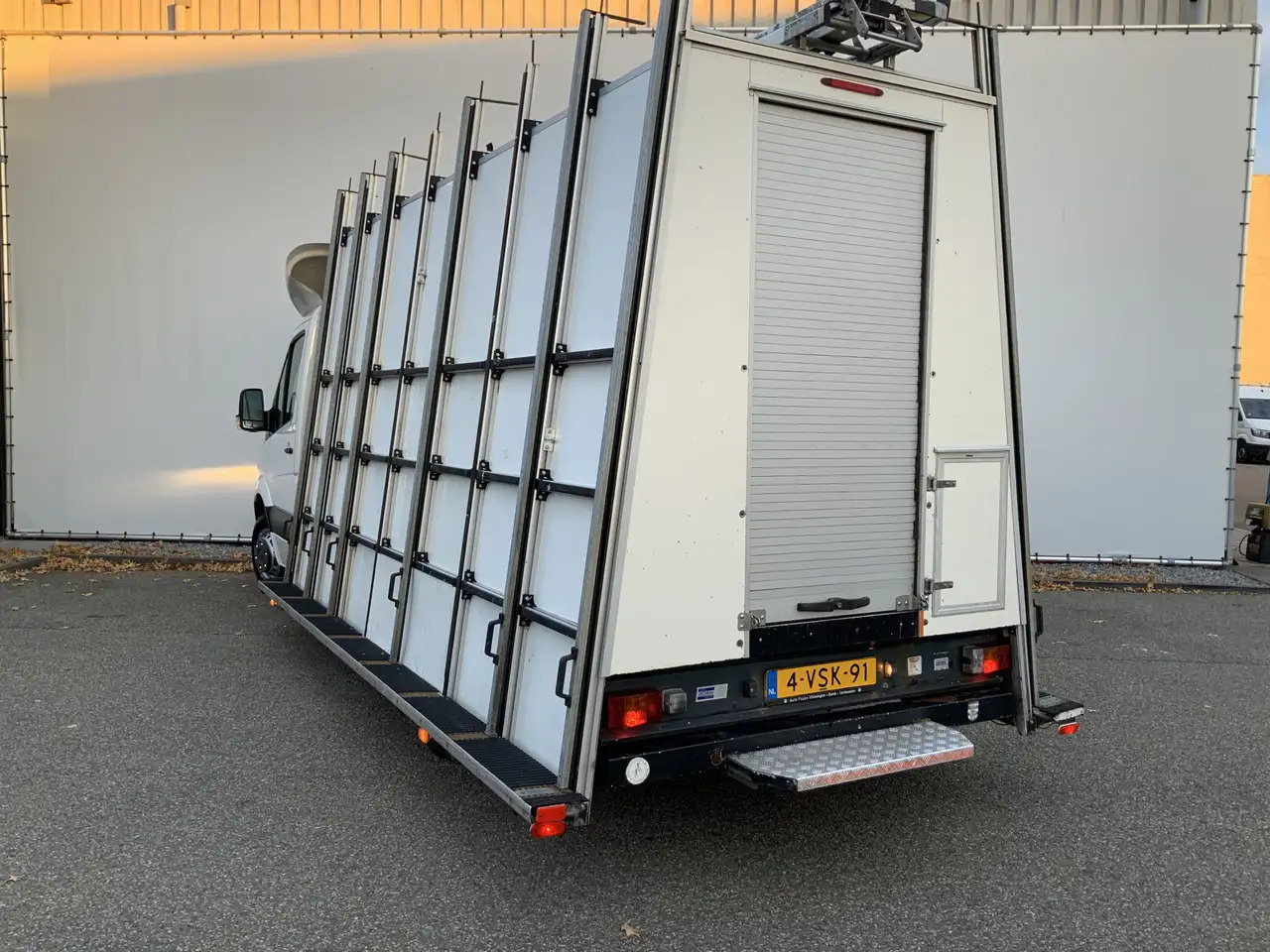 Volkswagen Crafter 35 2.0 TDI L3H1 Glasresteel Airco Cruise 3 Zits UI - Koffer Transporter, Kommunal-/ Sonderfahrzeug: das Bild 2 Volkswagen Crafter 35 2.0 TDI L3H1 Glasresteel Airco Cruise 3 Zits UI - Koffer Transporter, Kommunal-/ Sonderfahrzeug: das Bild 2