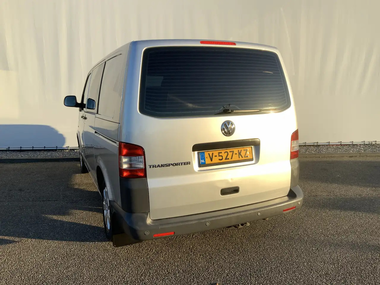 Volkswagen T5 Transporter 2.0 L1H2 Benzine Airco Navi Dub Schuifdeuren Leer - Kastenwagen: das Bild 2 Volkswagen T5 Transporter 2.0 L1H2 Benzine Airco Navi Dub Schuifdeuren Leer - Kastenwagen: das Bild 2