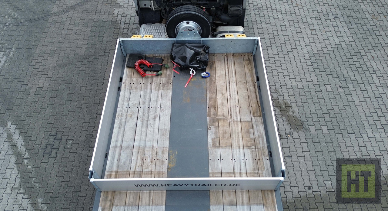 Faymonville MAX Trailer 3-Achs-Semi mit hydr. Ladeboden und hydr. Ramen - Tieflader Auflieger: das Bild 2 Faymonville MAX Trailer 3-Achs-Semi mit hydr. Ladeboden und hydr. Ramen - Tieflader Auflieger: das Bild 2