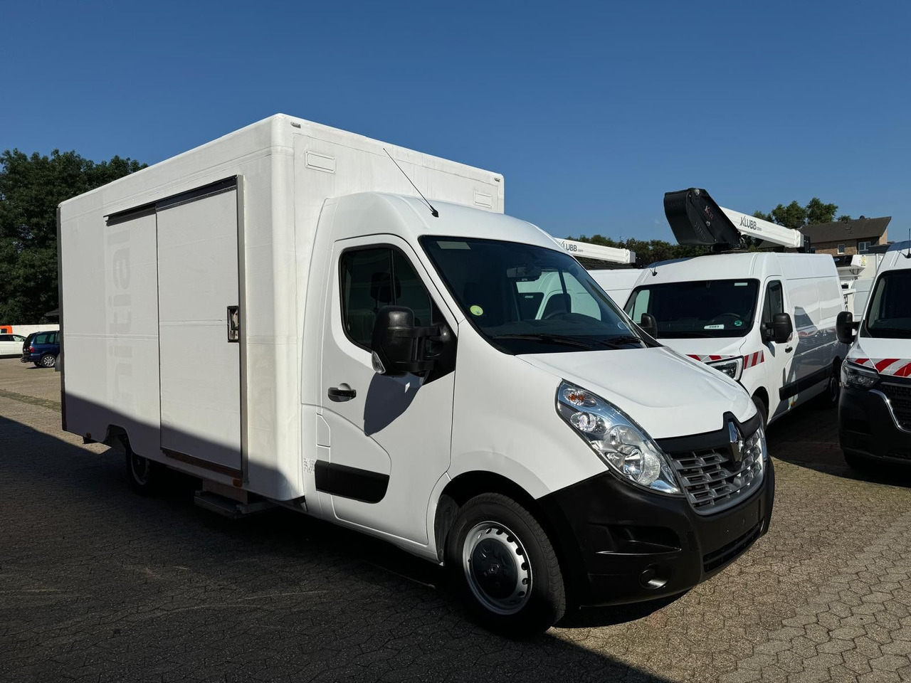 Renault Master Koffer mit Auffahrrampe 1200kg Nutzlast - Koffer Transporter: das Bild 3 Renault Master Koffer mit Auffahrrampe 1200kg Nutzlast - Koffer Transporter: das Bild 3