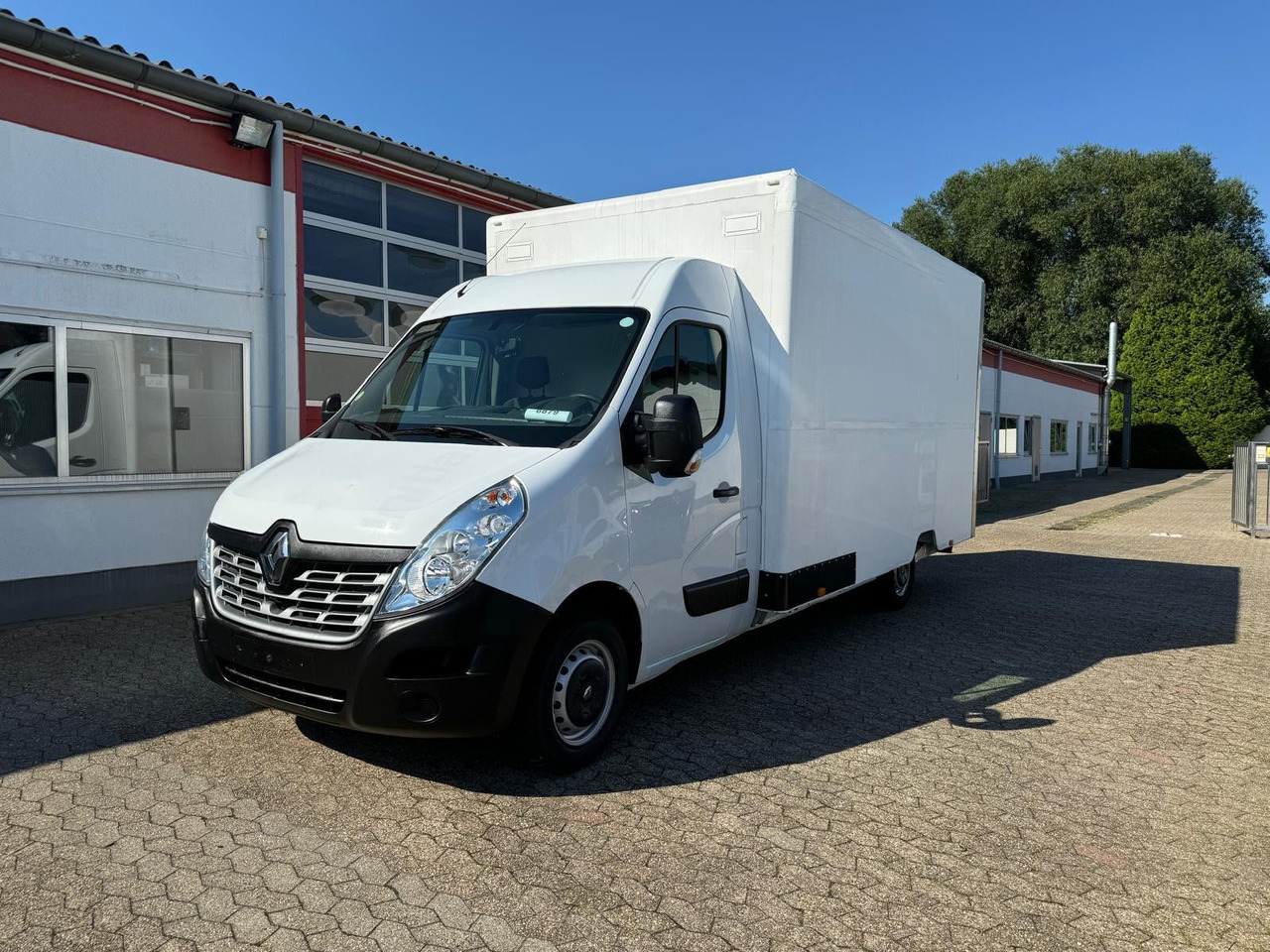 Renault Master Koffer mit Auffahrrampe 1200kg Nutzlast - Koffer Transporter: das Bild 1 Renault Master Koffer mit Auffahrrampe 1200kg Nutzlast - Koffer Transporter: das Bild 1