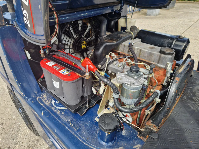 Caterpillar DP25K met breed vorkenbord - Dieselstapler: das Bild 5 Caterpillar DP25K met breed vorkenbord - Dieselstapler: das Bild 5