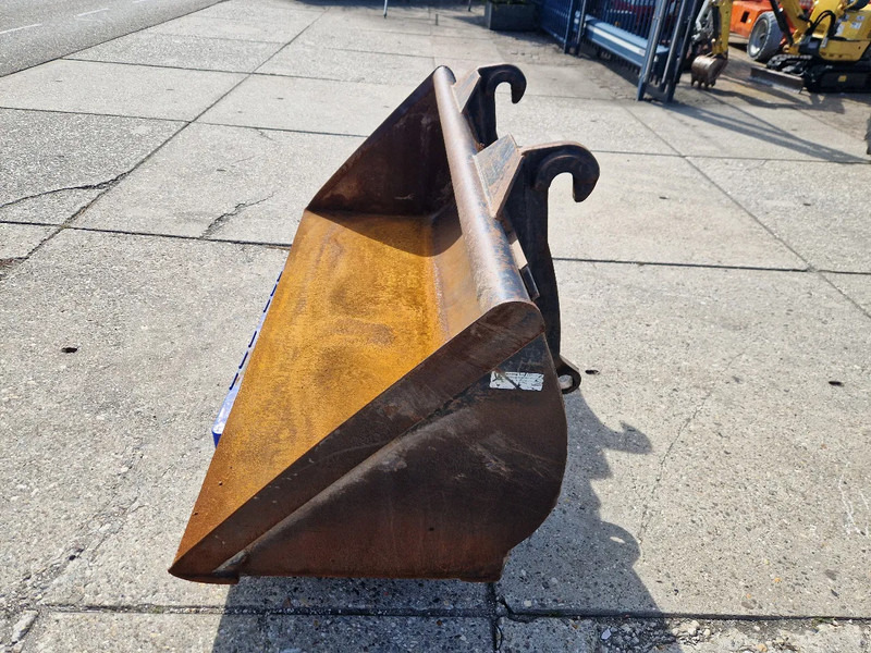 Jeroen van Leeuwen schepbak voor Volvo L30/L35 - Schaufel für Baumaschine: das Bild 3 Jeroen van Leeuwen schepbak voor Volvo L30/L35 - Schaufel für Baumaschine: das Bild 3