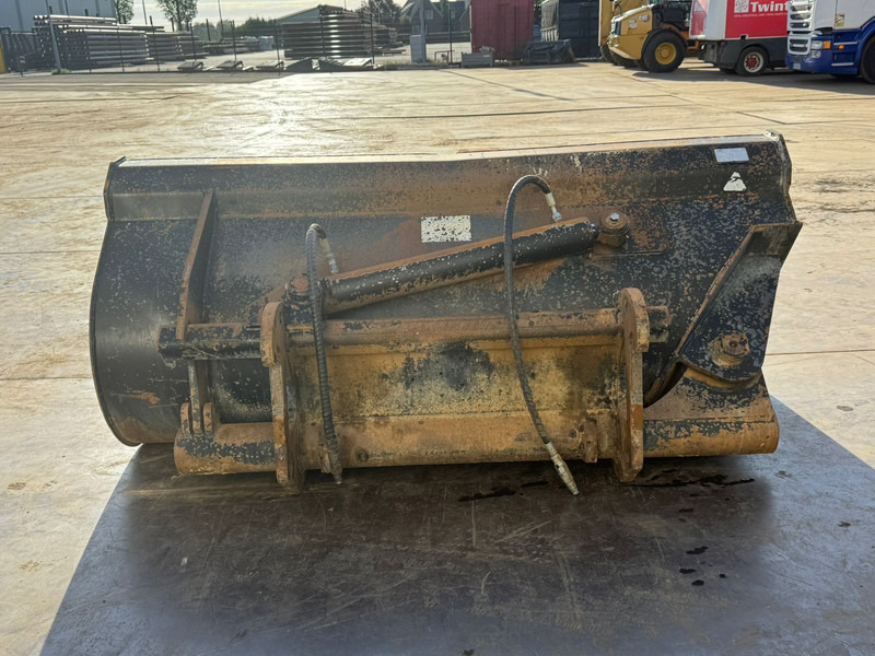 ZFE Side-Tilting bucket for CAT 908 SW - Schaufel: das Bild 4 ZFE Side-Tilting bucket for CAT 908 SW - Schaufel: das Bild 4