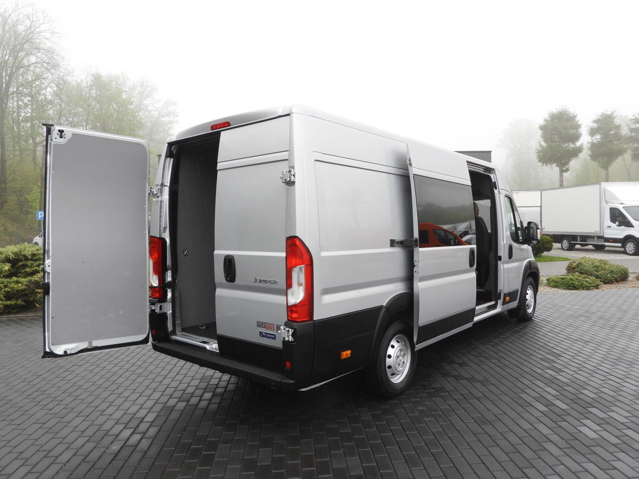 CITROEN JUMPER BOX DELIVERY VAN 7 SEATS CRUISE CONTROL LED LIGHTS AIR CONDITIONING 165HP - Kastenwagen: das Bild 3 CITROEN JUMPER BOX DELIVERY VAN 7 SEATS CRUISE CONTROL LED LIGHTS AIR CONDITIONING 165HP - Kastenwagen: das Bild 3