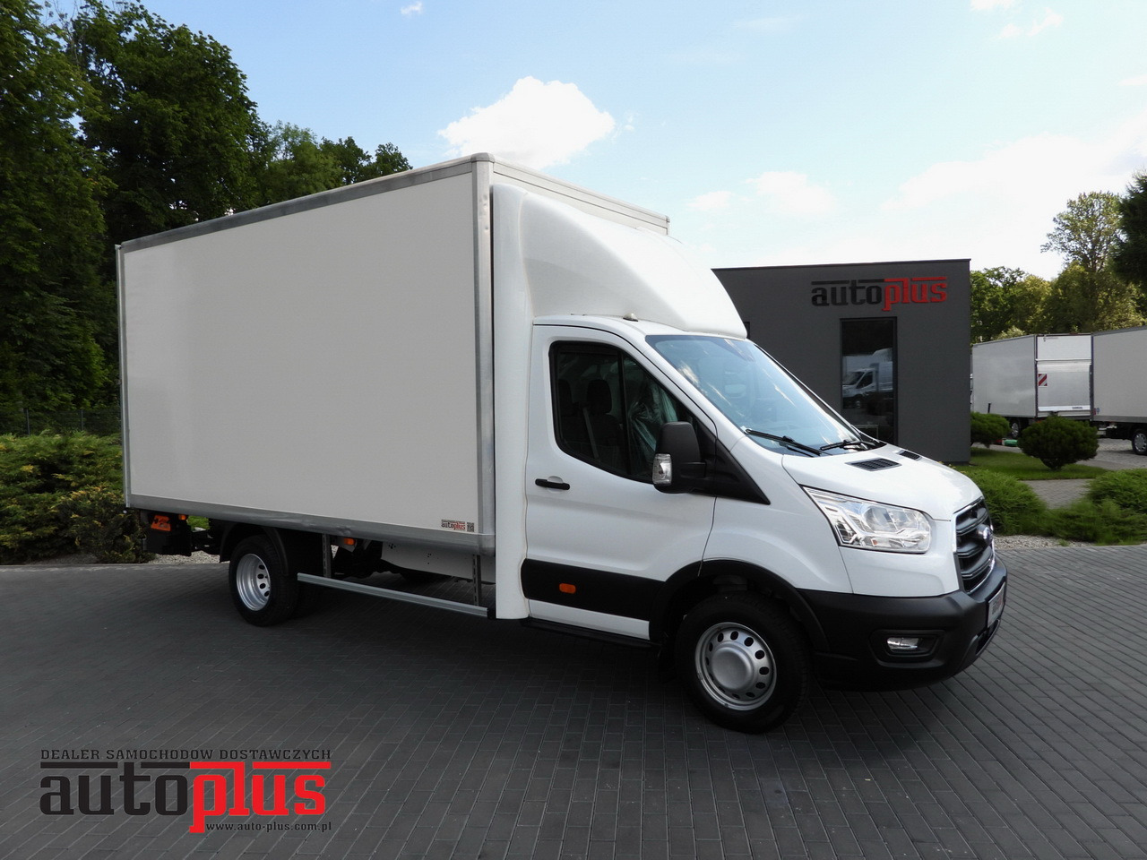 FORD TRANSIT BOX LIFT 8 PALLETS CRUISE CONTROL LED LIGHTS TWIN WHEELS AIR CONDITIONING 130HP - Koffer Transporter: das Bild 1 FORD TRANSIT BOX LIFT 8 PALLETS CRUISE CONTROL LED LIGHTS TWIN WHEELS AIR CONDITIONING 130HP - Koffer Transporter: das Bild 1