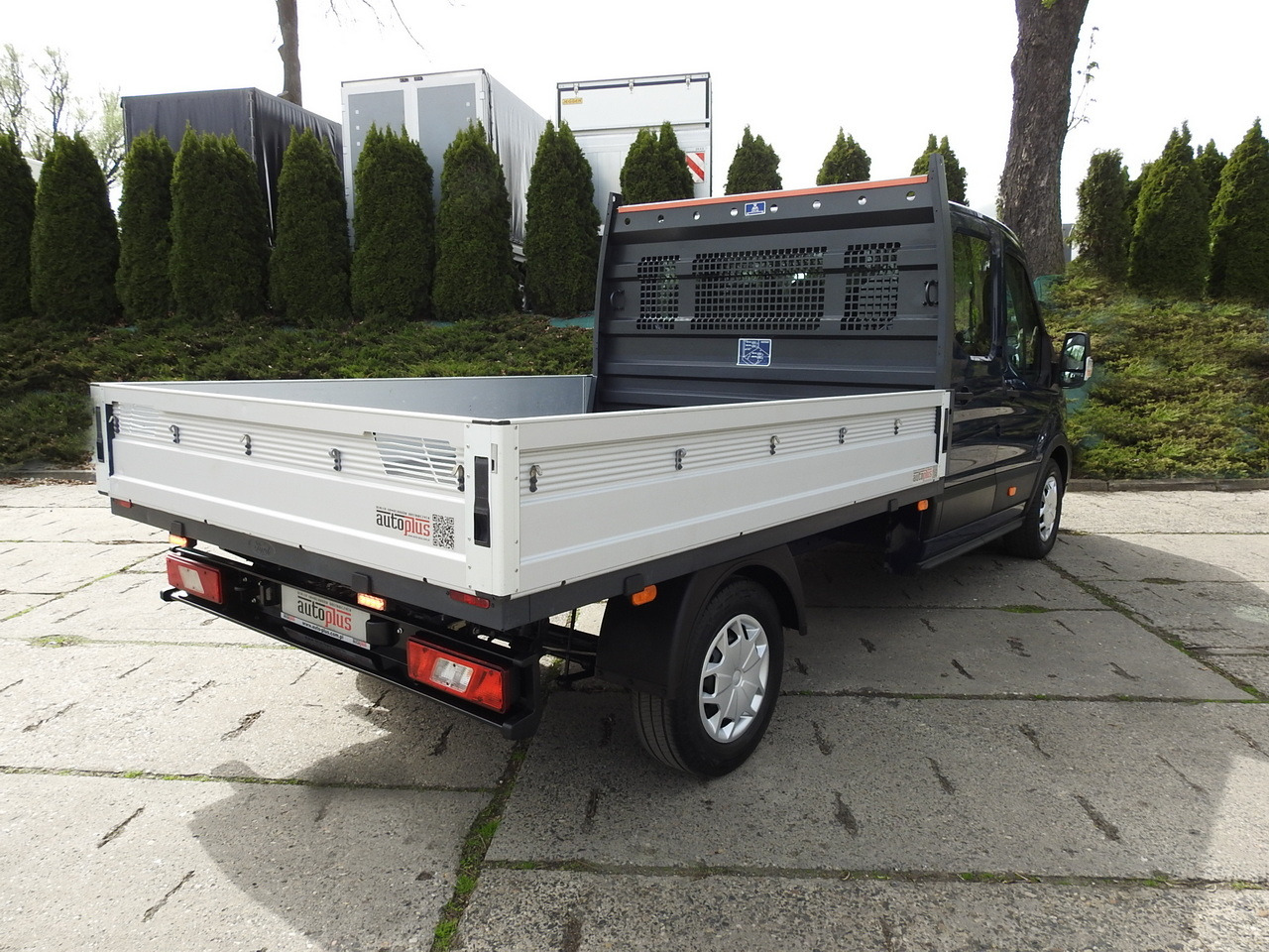 FORD TRANSIT STAKE BODY DOUBLE CABIN DOKA 7 SEATS CRUISE CONTROL AIR CONDITIONING LED LIGHTS 130HP - Transporter mit Doppelkabine: das Bild 3 FORD TRANSIT STAKE BODY DOUBLE CABIN DOKA 7 SEATS CRUISE CONTROL AIR CONDITIONING LED LIGHTS 130HP - Transporter mit Doppelkabine: das Bild 3