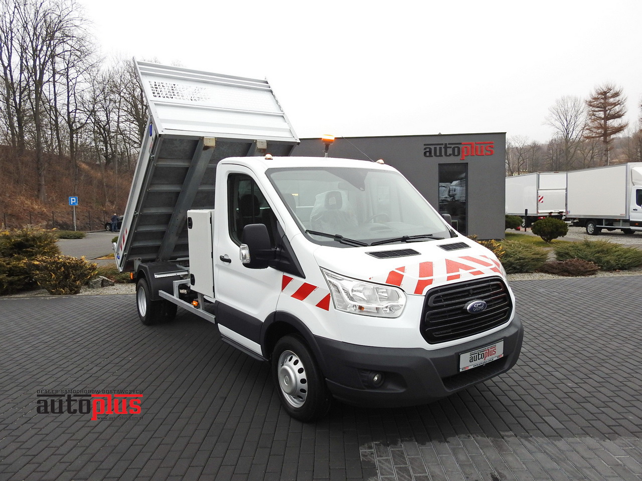 FORD TRANSIT TIPPER CRUISE CONTROL AIR CONDITIONING TWIN WHEELS 170HP - Kipper Transporter: das Bild 1 FORD TRANSIT TIPPER CRUISE CONTROL AIR CONDITIONING TWIN WHEELS 170HP - Kipper Transporter: das Bild 1