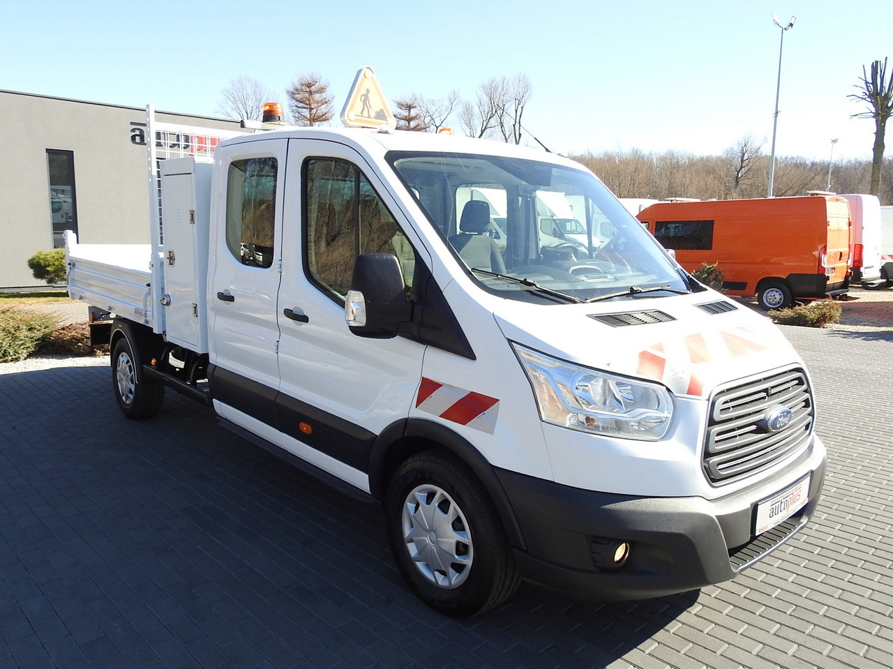 FORD TRANSIT TIPPER DOUBLE CABIN DOKA 6 SEATS CRUISE CONTROL AIR CONDITIONING 130HP - Kipper Transporter: das Bild 4 FORD TRANSIT TIPPER DOUBLE CABIN DOKA 6 SEATS CRUISE CONTROL AIR CONDITIONING 130HP - Kipper Transporter: das Bild 4