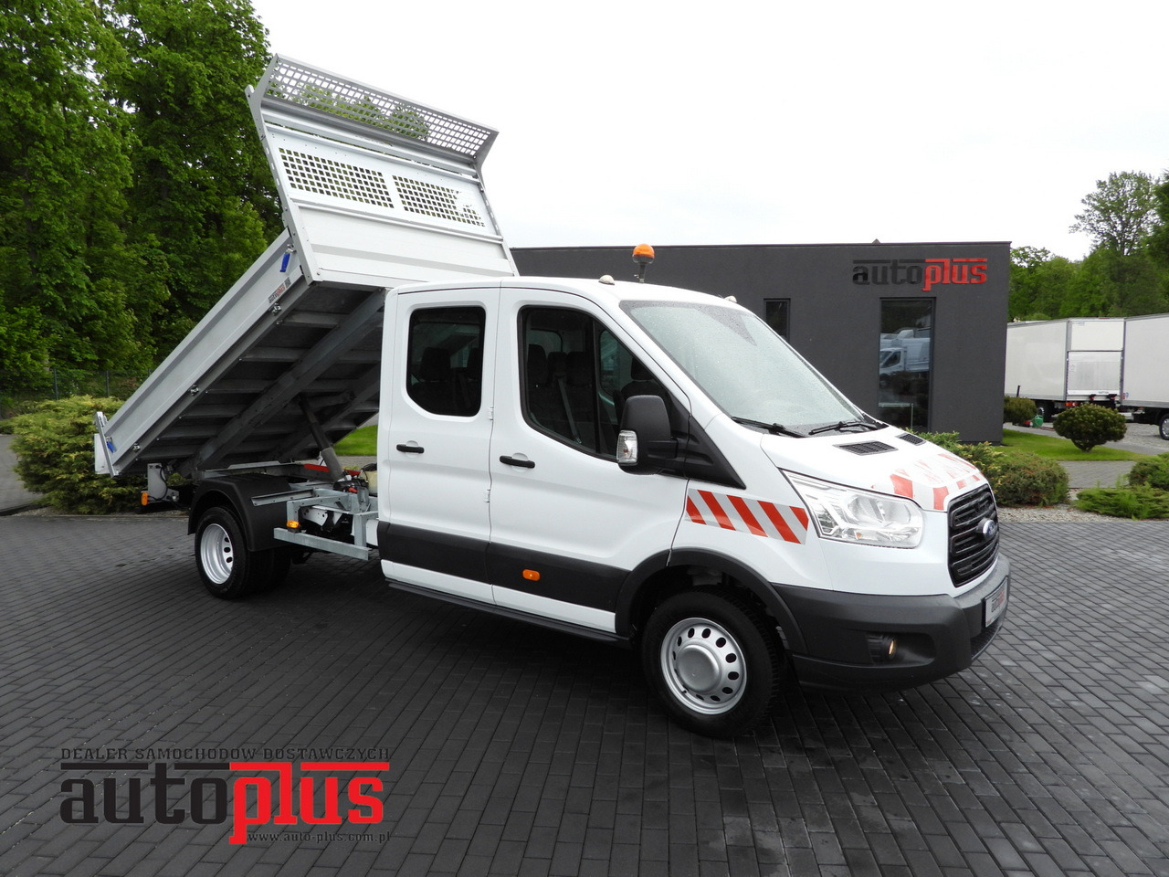 FORD TRANSIT TIPPER DOUBLE CABIN DOKA 6 SEATS CRUISE CONTROL AIR CONDITIONING TWIN WHEELS 170HP - Kipper Transporter: das Bild 1 FORD TRANSIT TIPPER DOUBLE CABIN DOKA 6 SEATS CRUISE CONTROL AIR CONDITIONING TWIN WHEELS 170HP - Kipper Transporter: das Bild 1