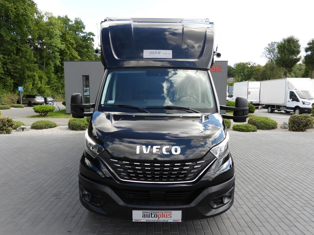 IVECO DAILY 35S18 BOX LIFT 8 PALLETS WEBASTO CRUISE CONTROL NAVIGATION LED LIGHTS PNEUMATICS AIR CONDITIONING 180HP - Koffer Transporter: das Bild 5 IVECO DAILY 35S18 BOX LIFT 8 PALLETS WEBASTO CRUISE CONTROL NAVIGATION LED LIGHTS PNEUMATICS AIR CONDITIONING 180HP - Koffer Transporter: das Bild 5