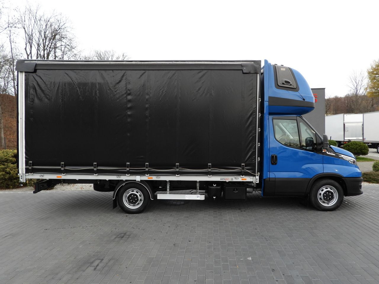 Transporter mit Plane IVECO DAILY 35S21 TARPAULIN 10 PALLETS WEBASTO CRUISE CONTROL NAVIGATION LED LIGHTS AUTOMATIC TRANSMISSION HI-MATIC AIR CONDITIONING  210HP: das Bild 7