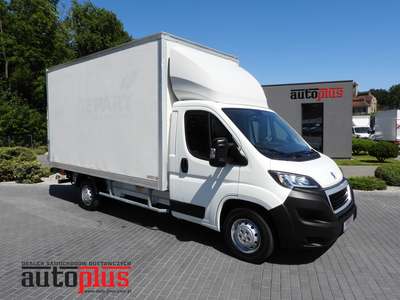 PEUGEOT BOXER BOX LIFT 8 PALLETS CRUISE CONTROL AIR CONDITIONING 130HP - Koffer Transporter: das Bild 1 PEUGEOT BOXER BOX LIFT 8 PALLETS CRUISE CONTROL AIR CONDITIONING 130HP - Koffer Transporter: das Bild 1