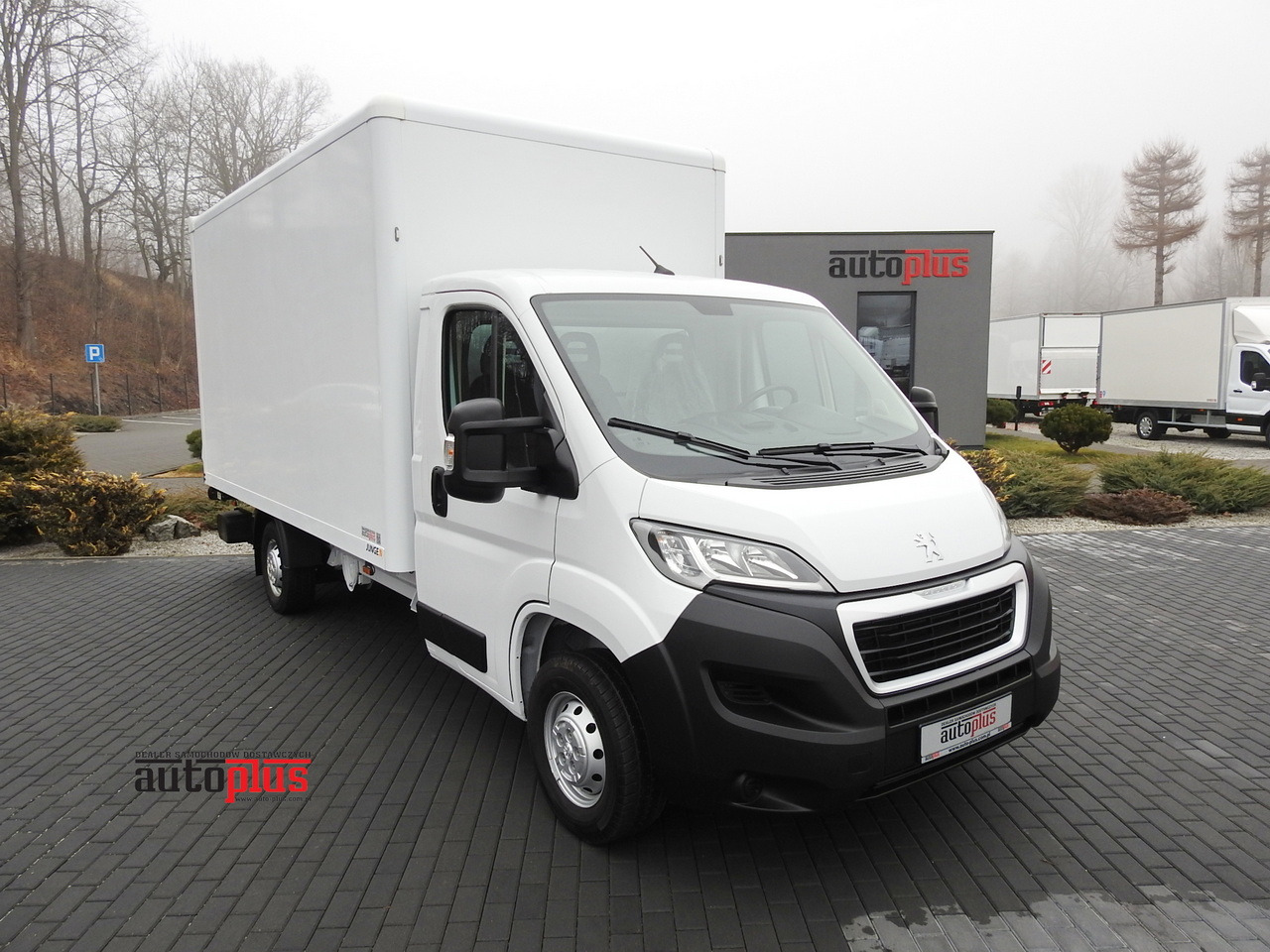 PEUGEOT BOXER BOX LIFT 8 PALLETS CRUISE CONTROL AIR CONDITIONING 140HP - Koffer Transporter: das Bild 1 PEUGEOT BOXER BOX LIFT 8 PALLETS CRUISE CONTROL AIR CONDITIONING 140HP - Koffer Transporter: das Bild 1