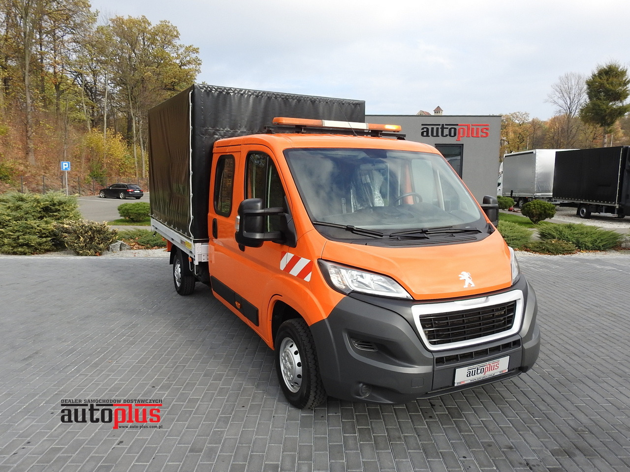 PEUGEOT BOXER STAKE BODY TARPAULIN DOUBLE CABIN DOKA 7 SEATS AIR CONDITIONING PNEUMATICS 140HP - Transporter mit Doppelkabine: das Bild 1 PEUGEOT BOXER STAKE BODY TARPAULIN DOUBLE CABIN DOKA 7 SEATS AIR CONDITIONING PNEUMATICS 140HP - Transporter mit Doppelkabine: das Bild 1