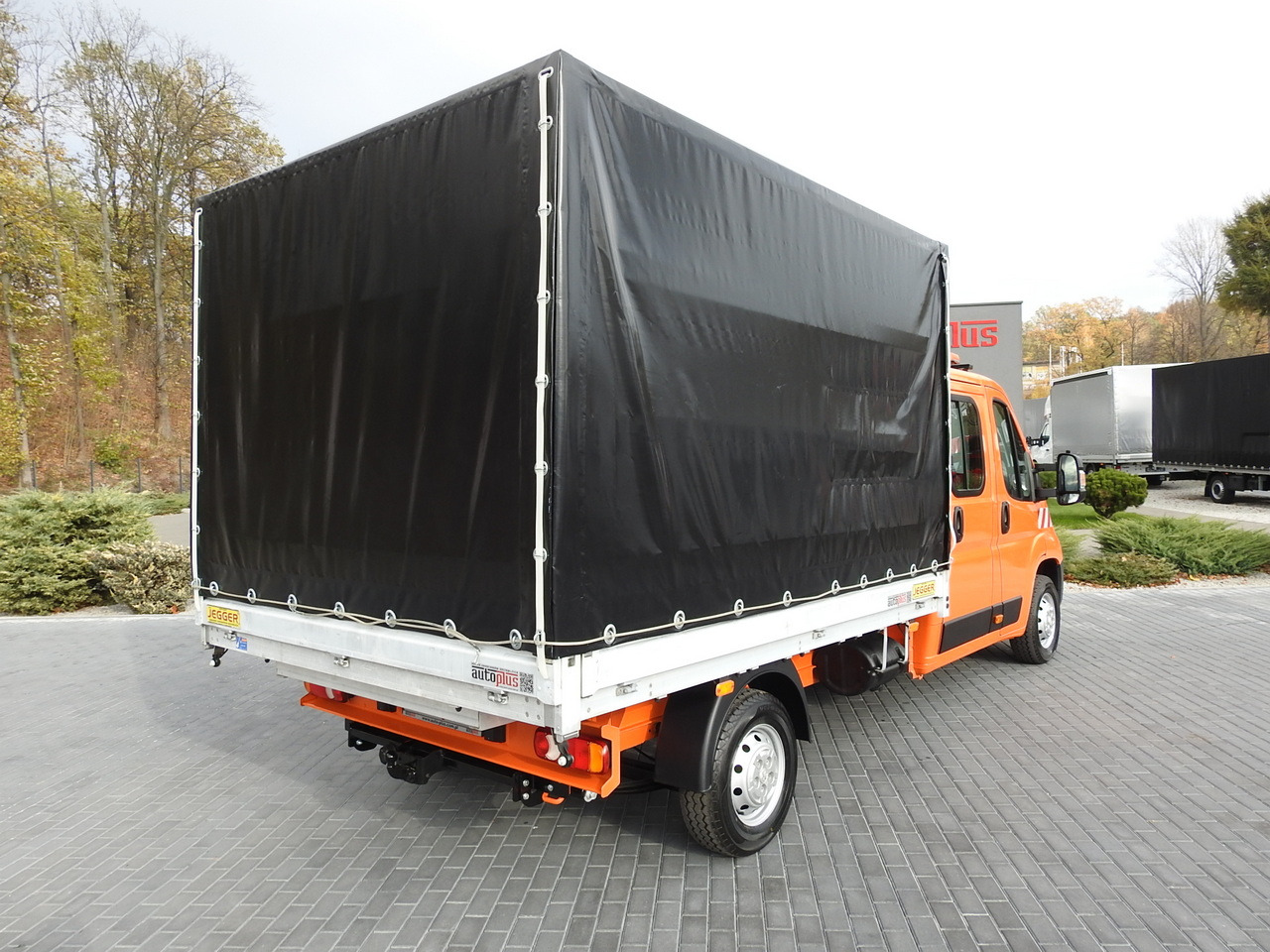 PEUGEOT BOXER STAKE BODY TARPAULIN DOUBLE CABIN DOKA 7 SEATS AIR CONDITIONING PNEUMATICS 140HP - Transporter mit Doppelkabine: das Bild 3 PEUGEOT BOXER STAKE BODY TARPAULIN DOUBLE CABIN DOKA 7 SEATS AIR CONDITIONING PNEUMATICS 140HP - Transporter mit Doppelkabine: das Bild 3