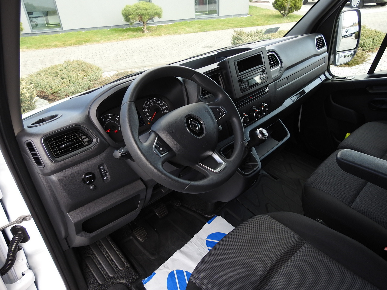 RENAULT MASTER TARPAULIN 10 PALLETS WEBASTO CRUISE CONTROL LED LIGHTS PNEUMATICS AIR CONDITIONING 165HP - Transporter mit Plane: das Bild 2 RENAULT MASTER TARPAULIN 10 PALLETS WEBASTO CRUISE CONTROL LED LIGHTS PNEUMATICS AIR CONDITIONING 165HP - Transporter mit Plane: das Bild 2