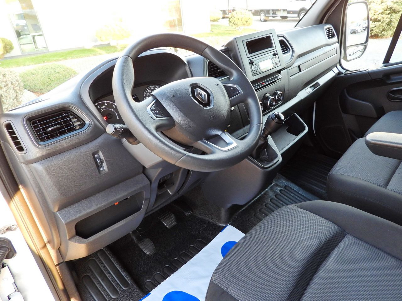 RENAULT MASTER TARPAULIN 10 PALLETS WEBASTO CRUISE CONTROL LED LIGHTS PNEUMATICS AIR CONDITIONING 165HP - Transporter mit Plane: das Bild 2 RENAULT MASTER TARPAULIN 10 PALLETS WEBASTO CRUISE CONTROL LED LIGHTS PNEUMATICS AIR CONDITIONING 165HP - Transporter mit Plane: das Bild 2