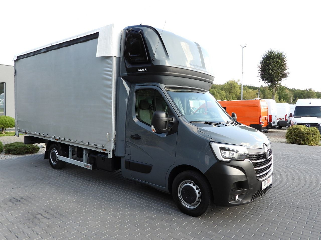 RENAULT MASTER TARPAULIN 10 PALLETS WEBASTO CRUISE CONTROL LED LIGHTS PNEUMATICS AIR CONDITIONING 165HP - Transporter mit Plane: das Bild 4 RENAULT MASTER TARPAULIN 10 PALLETS WEBASTO CRUISE CONTROL LED LIGHTS PNEUMATICS AIR CONDITIONING 165HP - Transporter mit Plane: das Bild 4