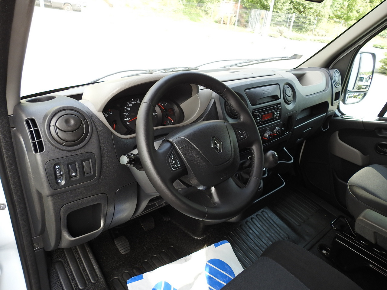 RENAULT MASTER TARPAULIN 8 PALLETS CRUISE CONTROL AIR CONDITIONING 170HP - Transporter mit Plane: das Bild 2 RENAULT MASTER TARPAULIN 8 PALLETS CRUISE CONTROL AIR CONDITIONING 170HP - Transporter mit Plane: das Bild 2