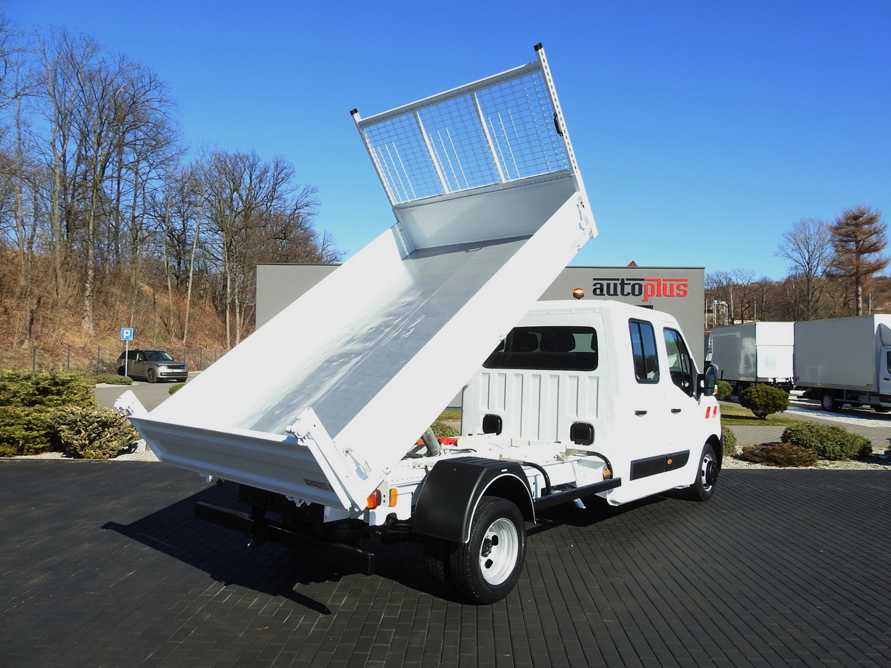 RENAULT MASTER TIPPER DOUBLE CABIN DOKA 6 SEATS CRUISE CONTROL AIR CONDITIONING LED LIGHTS TWIN WHEELS 130HP - Kipper Transporter: das Bild 3 RENAULT MASTER TIPPER DOUBLE CABIN DOKA 6 SEATS CRUISE CONTROL AIR CONDITIONING LED LIGHTS TWIN WHEELS 130HP - Kipper Transporter: das Bild 3